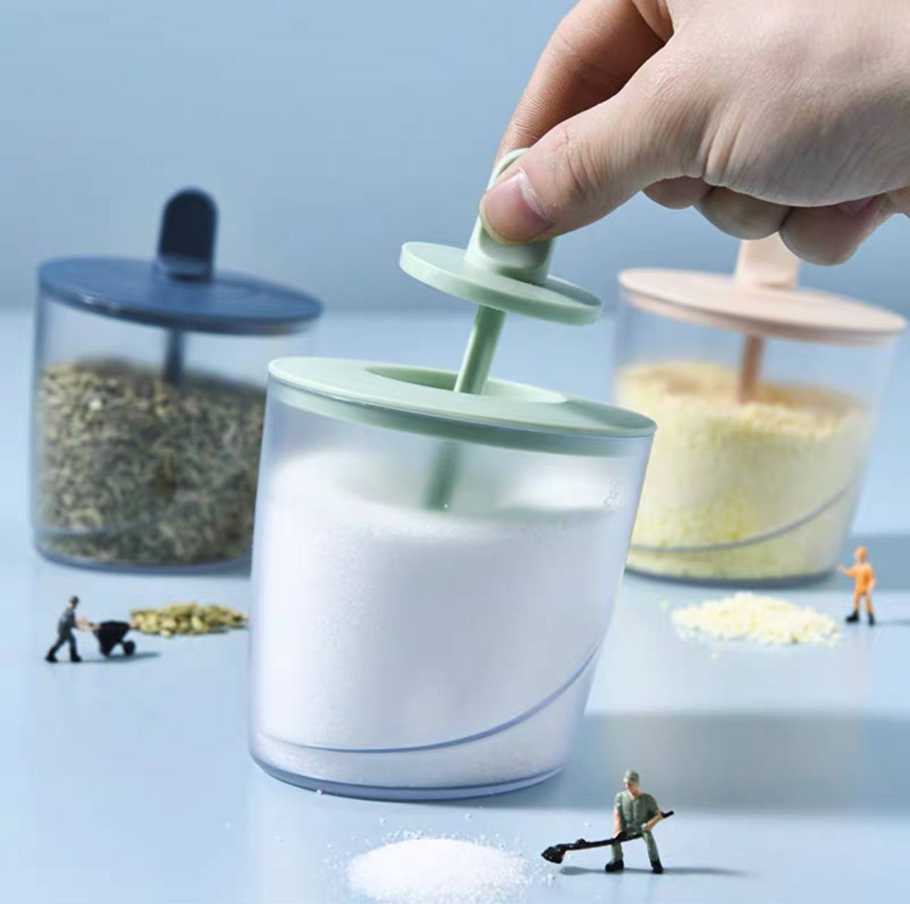 Plastic Seasoning Box Condiment Canister Kitchen Spice Rack Container with Lid and Spoon, Spice Sugar Bowl for Kitchen (2)